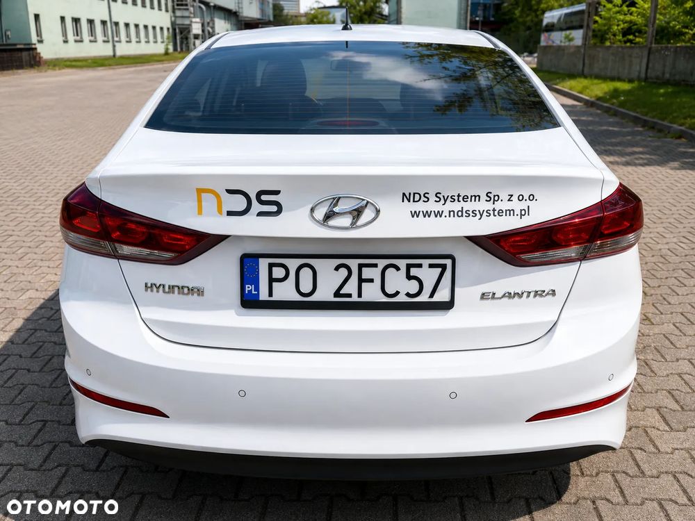 Hyundai Elantra 1.6 CRDi Classic + - 3