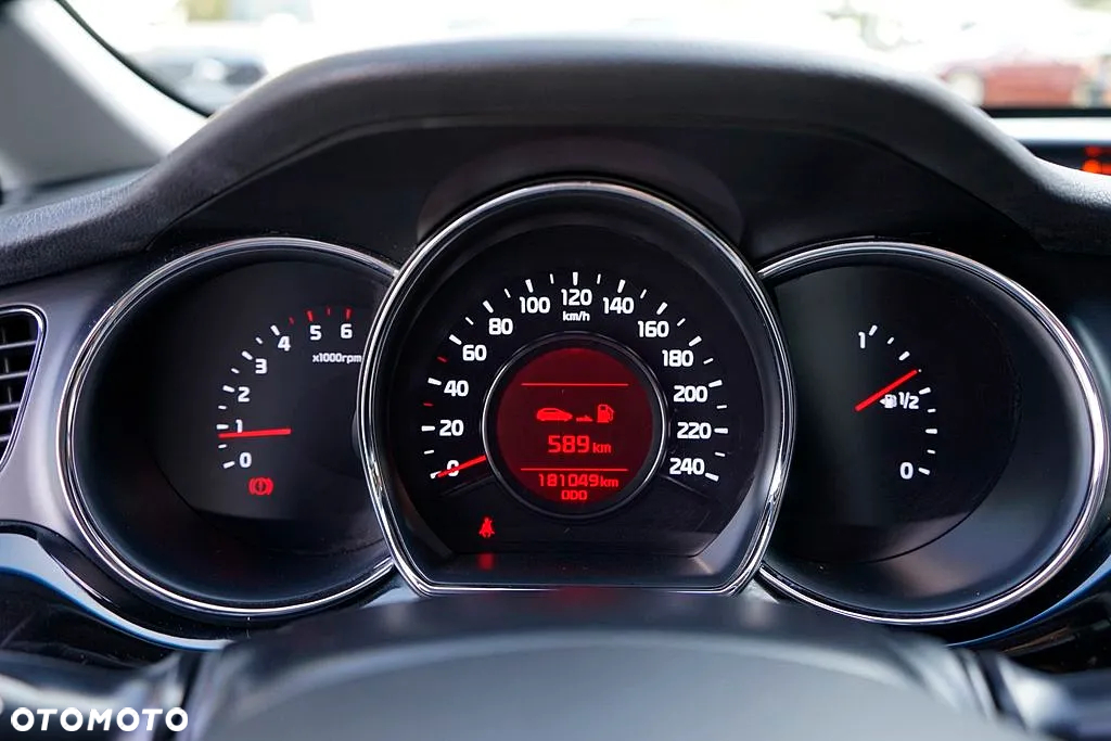 Kia Ceed - 28