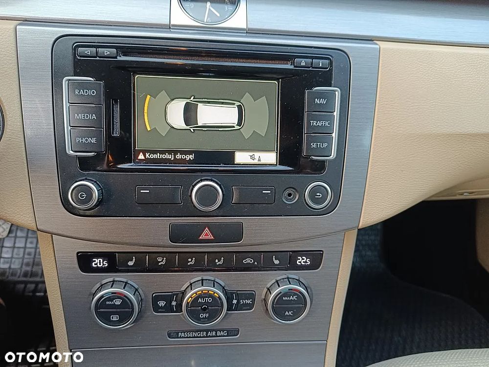 Volkswagen Passat 2.0 TDI Highline - 11