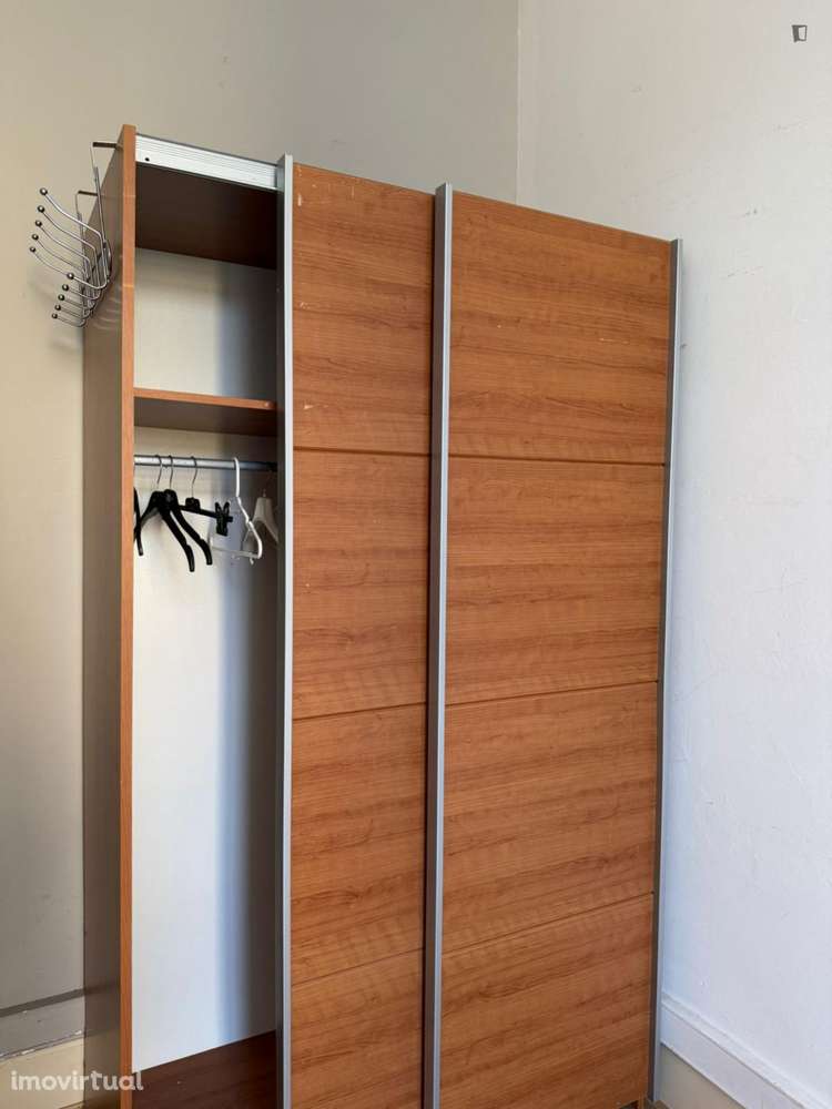 Quarto - localizado em  Coimbra - Grande imagem: 4/9
