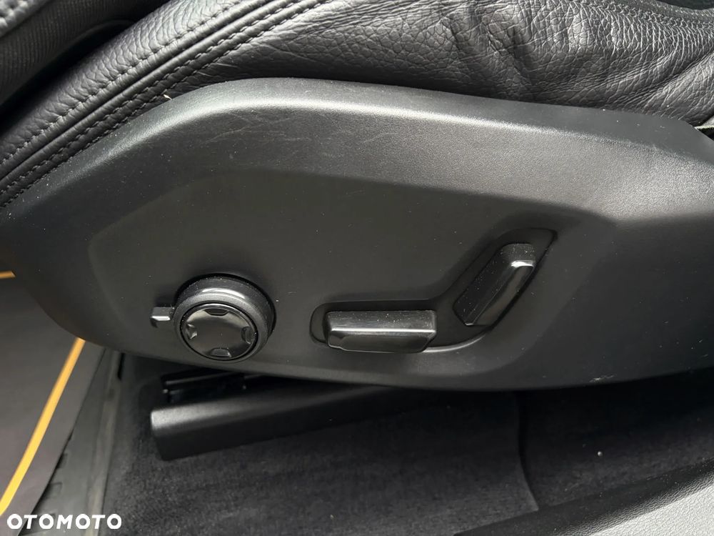 Volvo XC 60 D4 SCR Inscription - 32