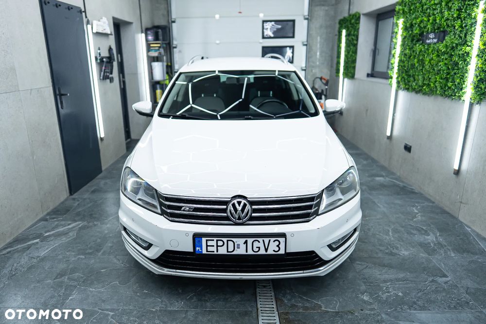 Volkswagen Passat 2.0 TDI DSG BlueMotion Technology R-Line - 1