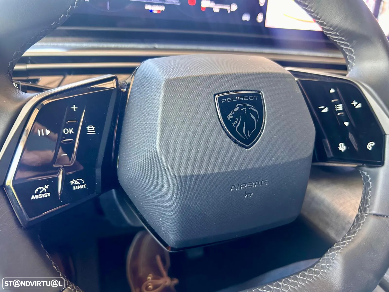 Peugeot 3008 1.2 Hybrid Allure e-DCS6 - 24