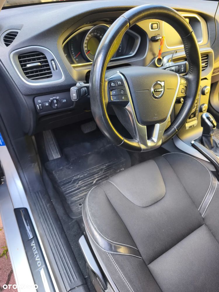 Volvo V40 D3 Drive-E SCR Momentum - 10