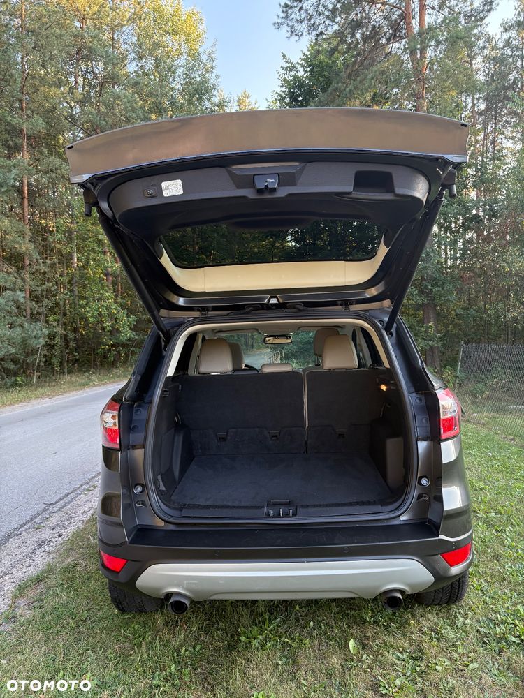 Ford Escape 2.0 EcoBoost AWD Titanium - 23