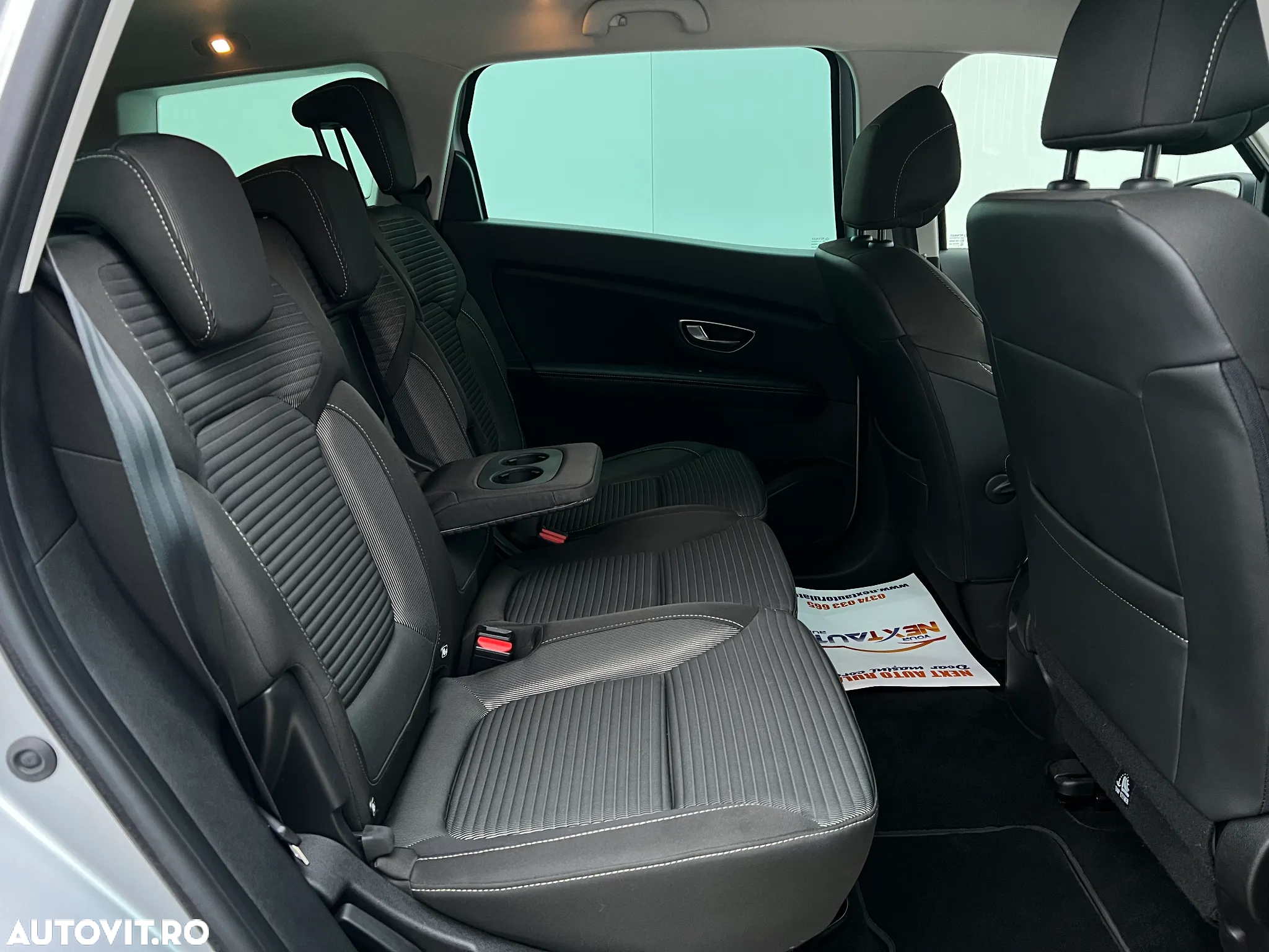 Renault Grand Scenic - 8