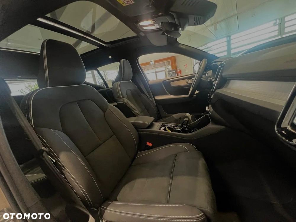 Volvo XC 40 B4 AWD Ultimate Dark - 22