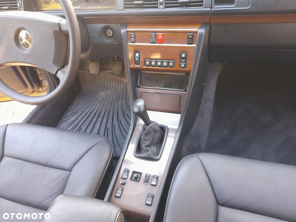 Mercedes-Benz W124 (1984-1993) - 15