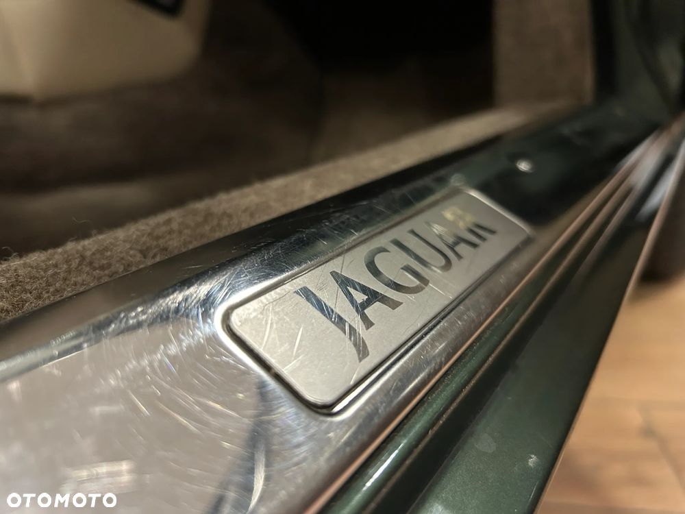 Jaguar XJ - 28
