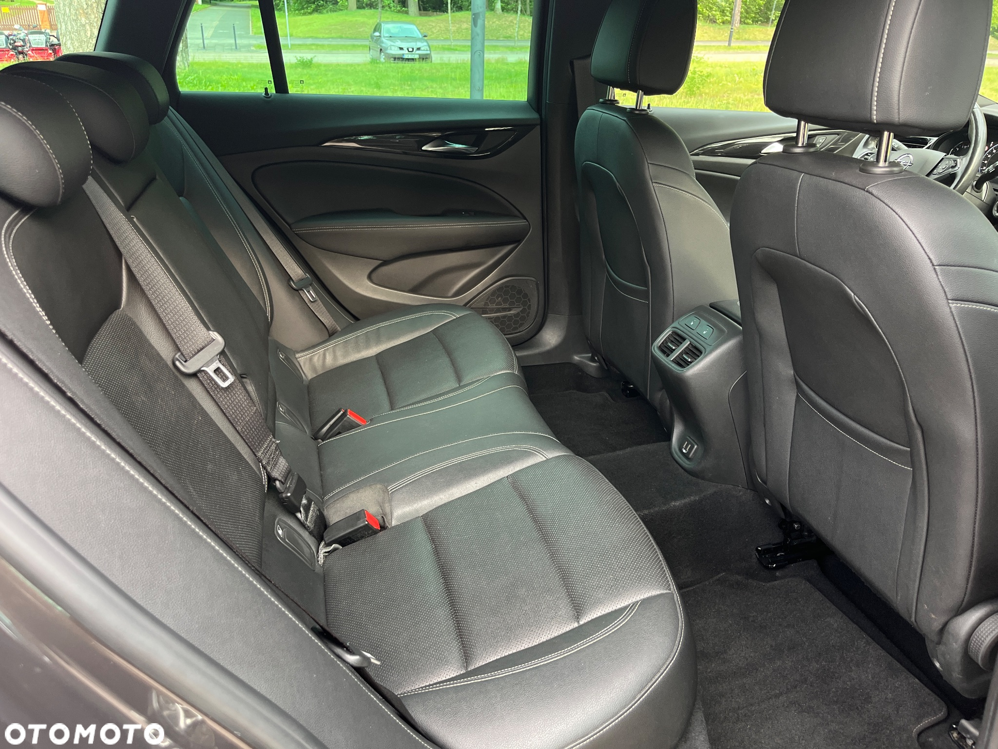 Opel Insignia - 36