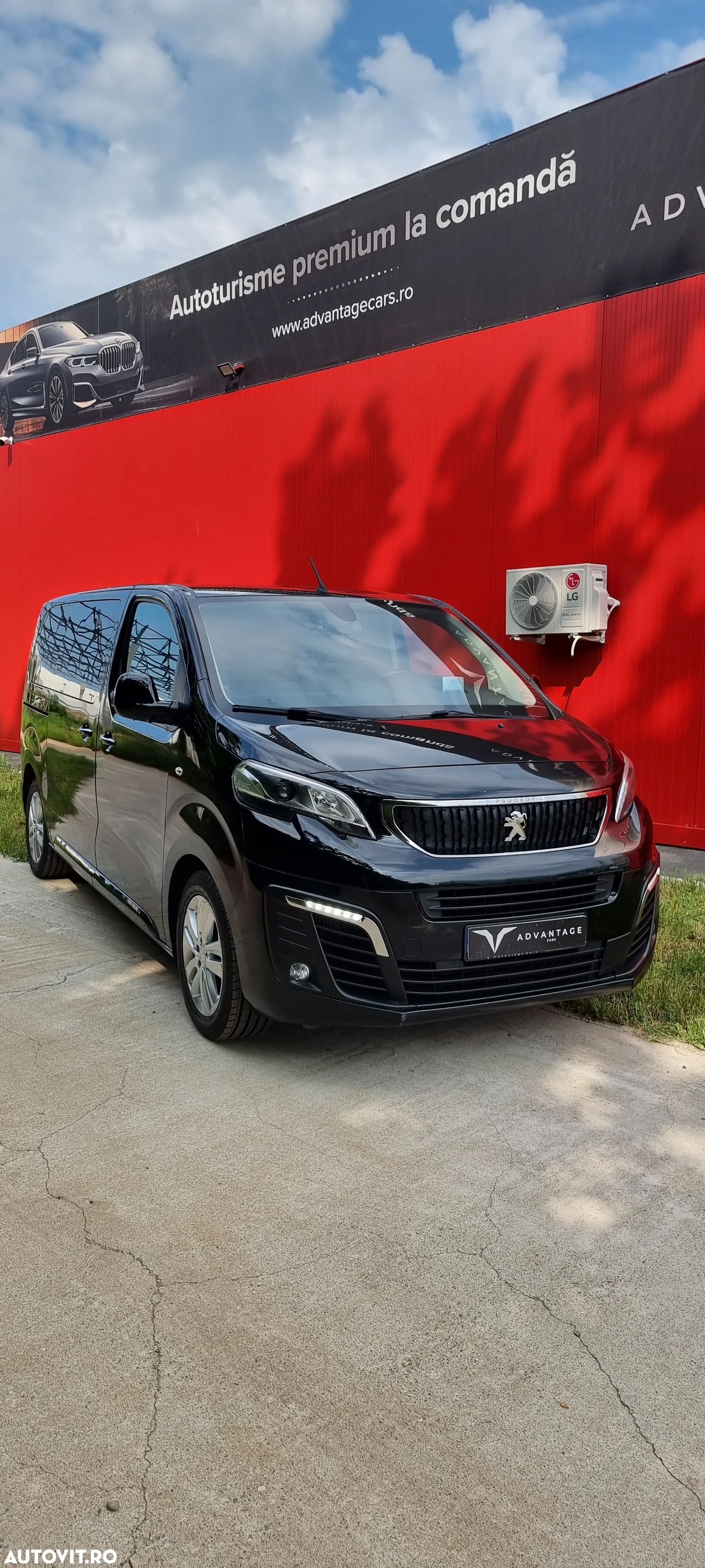 Peugeot Traveller - 1