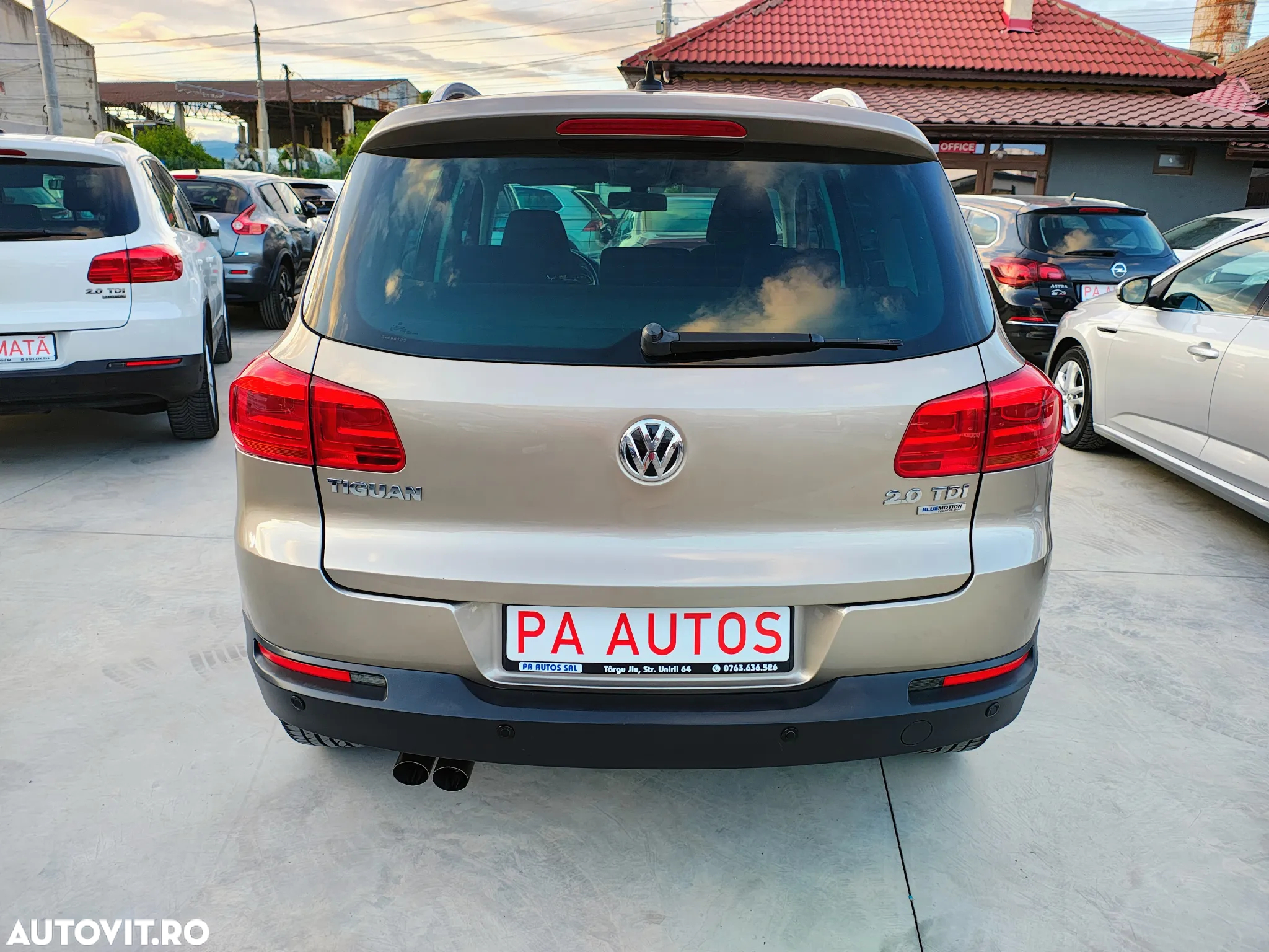 Volkswagen Tiguan 2.0 TDI DPF BlueMotion Technology Lounge Sport & Style - 21
