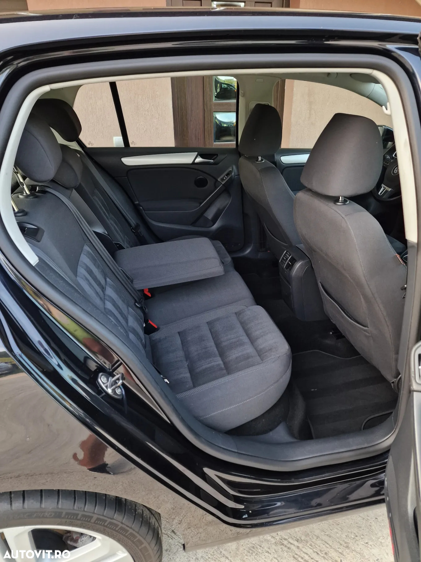 Volkswagen Golf - 11
