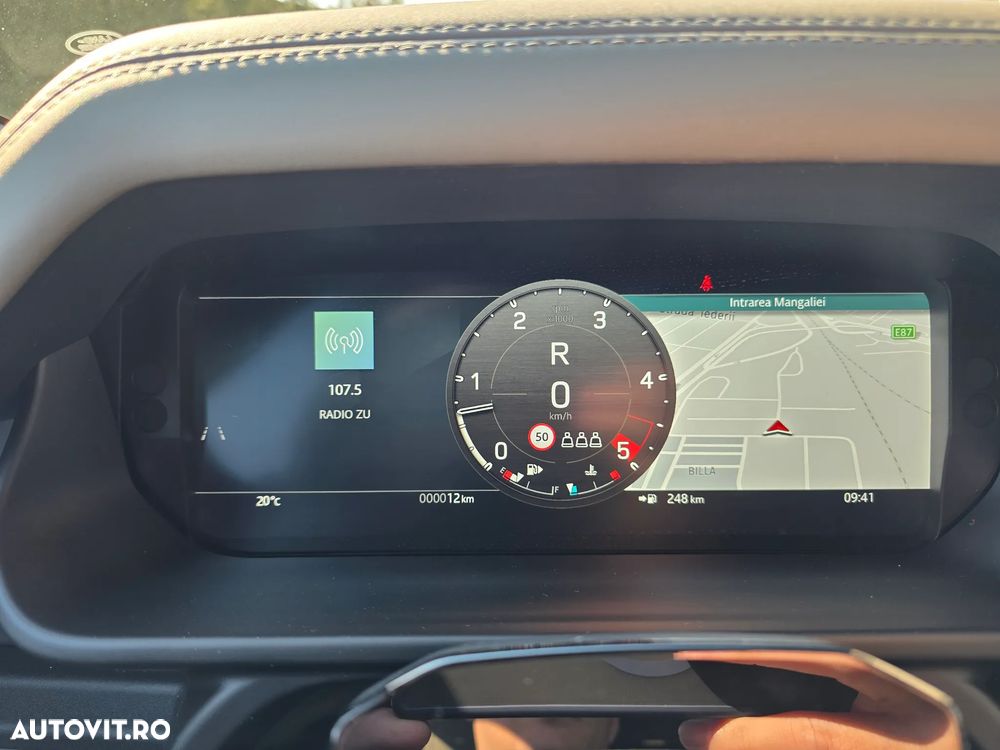 Land Rover Defender - 12