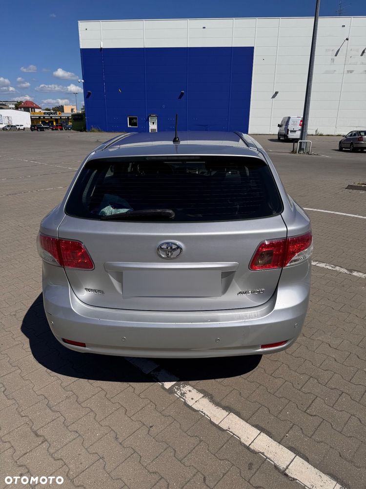 Toyota Avensis 1.8 Sol - 6