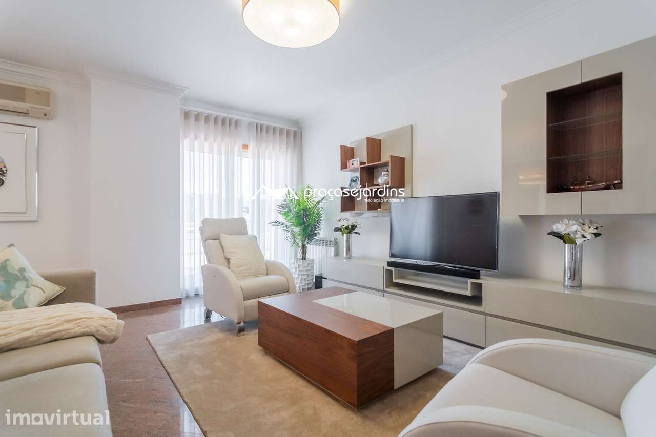 Apartamento com vista castelo para arrendamento - Grande imagem: 3/42