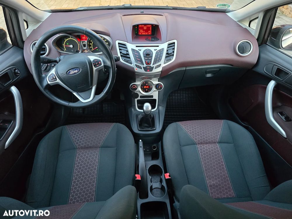 Ford Fiesta 1.6 TDCI Titanium - 8