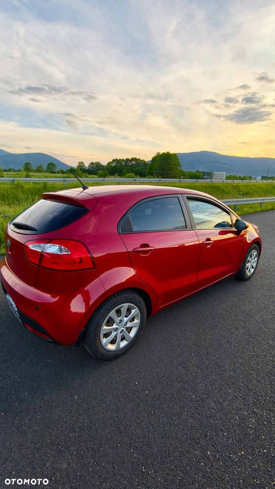 Kia Rio 1.2 L - 17