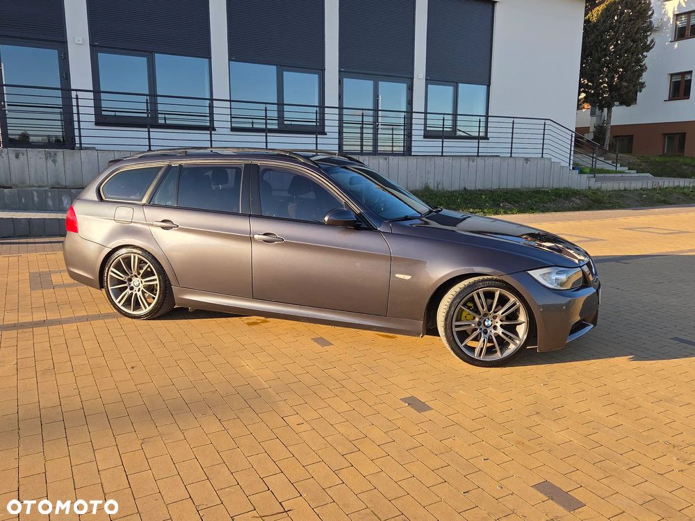 BMW Seria 3 325i - 1