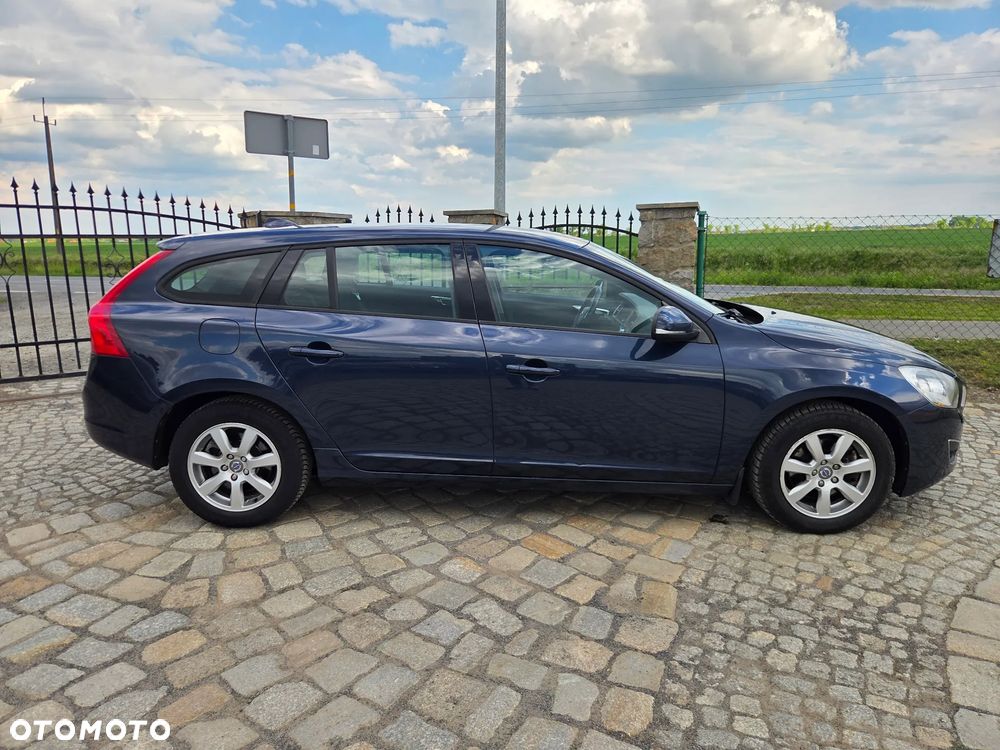 Volvo V60 D2 Momentum - 8