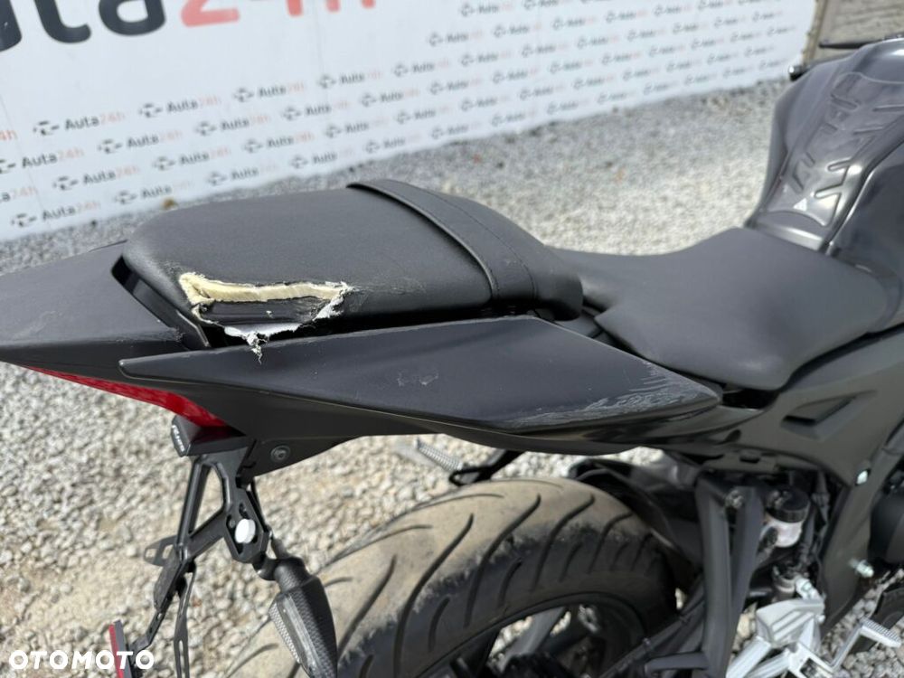 Yamaha YZF - 17