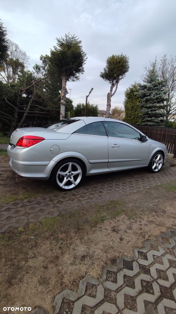 Opel Astra 1.9 CDTI Cosmo - 24