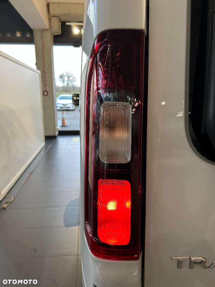 Renault Trafic - 18