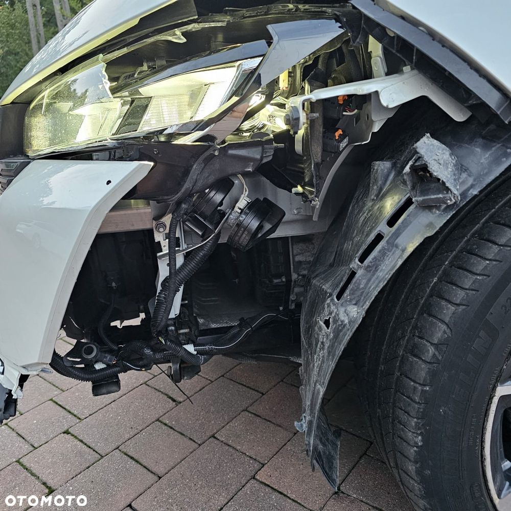 Peugeot 308 1.2 PureTech Allure Pack S&S EAT8 - 9