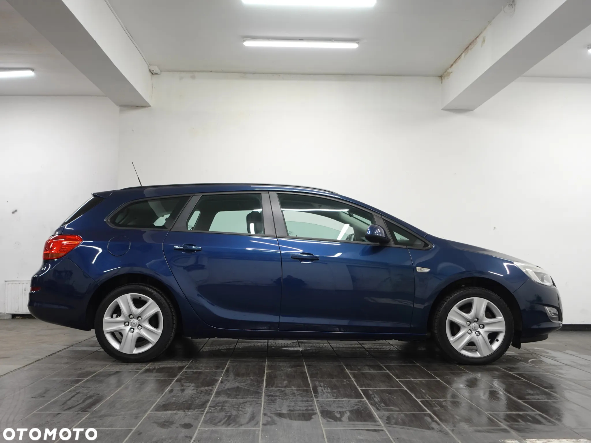 Opel Astra 2.0 CDTI DPF Edition - 11