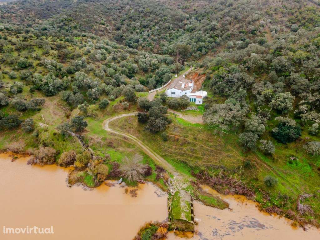 Quinta com quatro suítes e moínho, junto ao Rio Guadiana - Grande imagem: 2/59