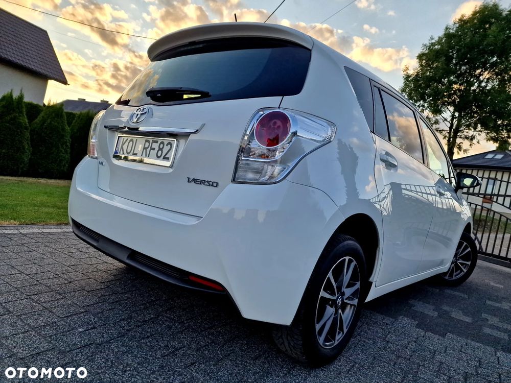 Toyota Verso 1.6 Premium - 9