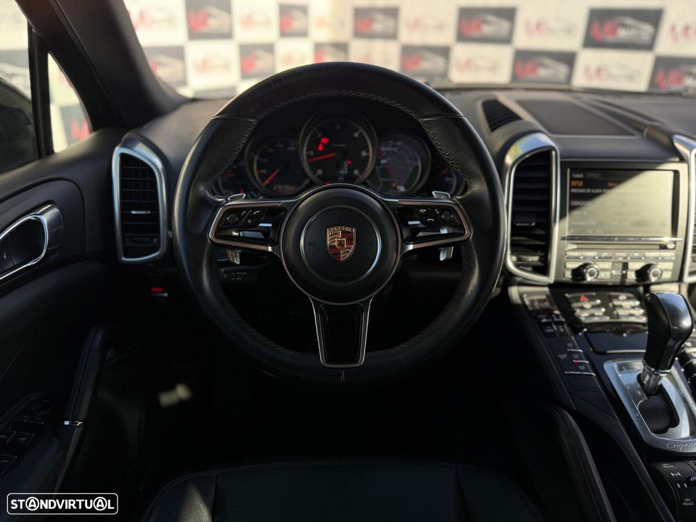 Porsche Cayenne Platinum Edition - 32