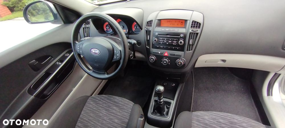 Kia Ceed 1.6 CRDi LX - 5