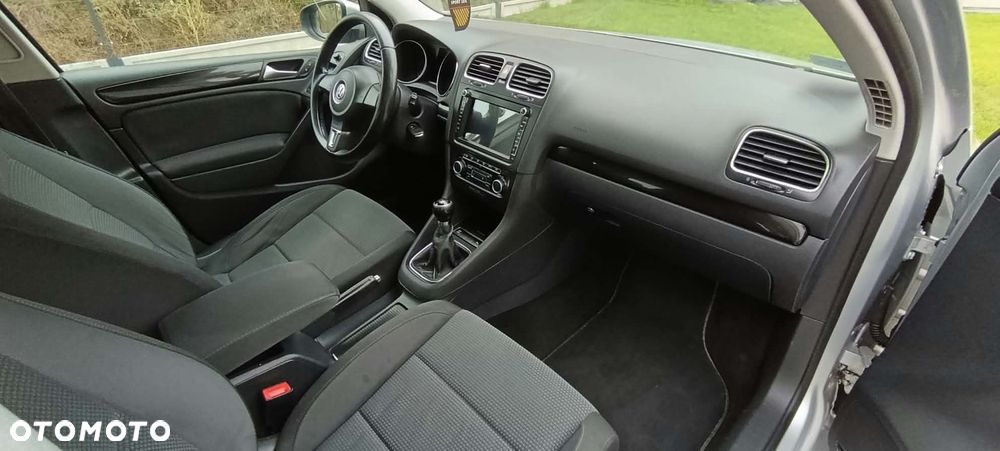 Volkswagen Golf - 10