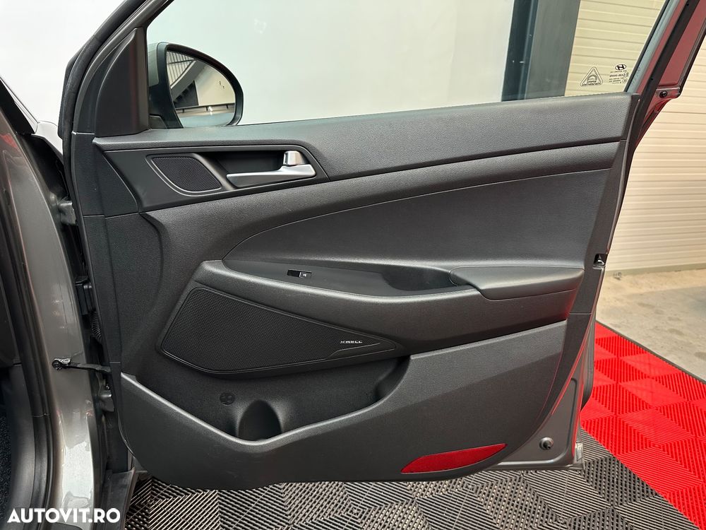 Hyundai Tucson 2.0 CRDI 4WD Automatik Premium - 33
