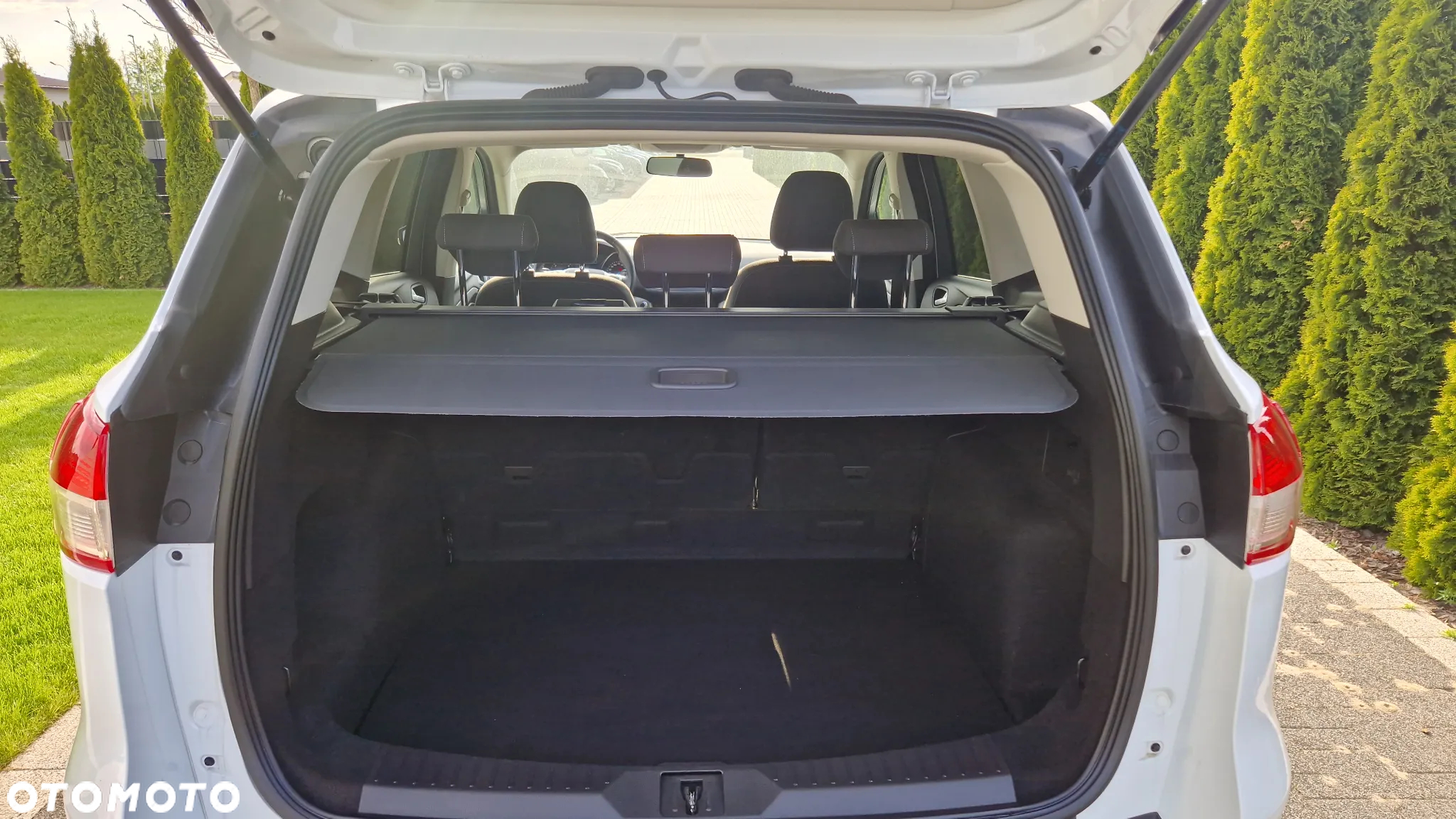 Ford Kuga 2.0 TDCi 2x4 Titanium - 30