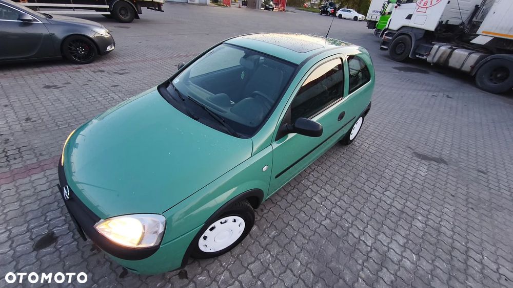 Opel Corsa 1.2 16V Comfort - 32