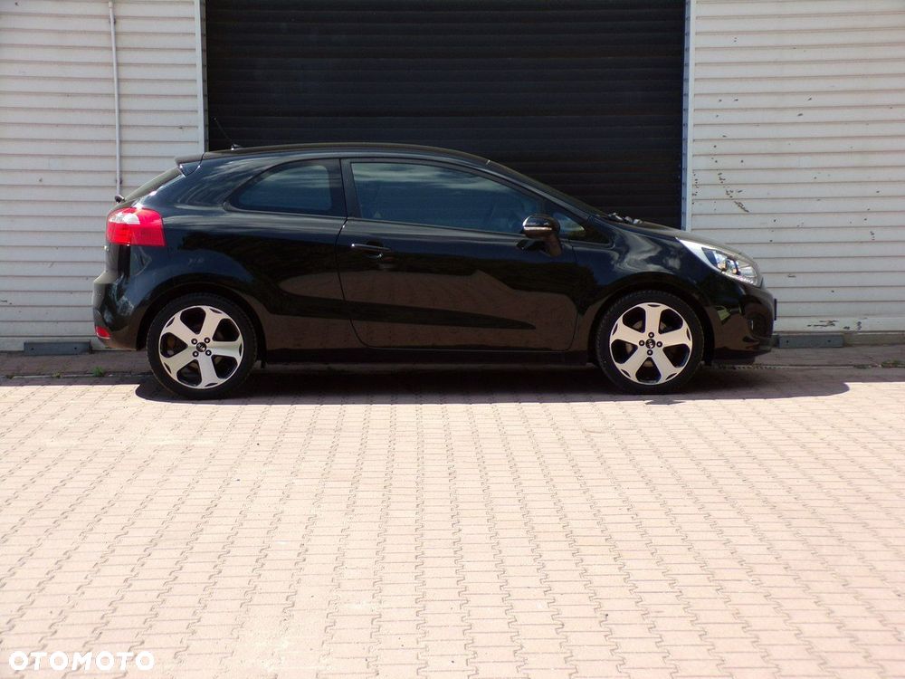 Kia Rio - 8
