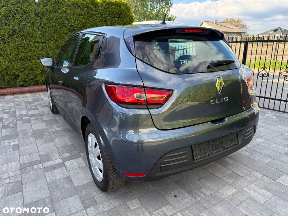 Renault Clio 1.2 16V 75 Business - 9