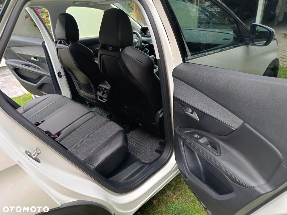 Peugeot 3008 PureTech 130 Stop & Start GPF Allure - 9