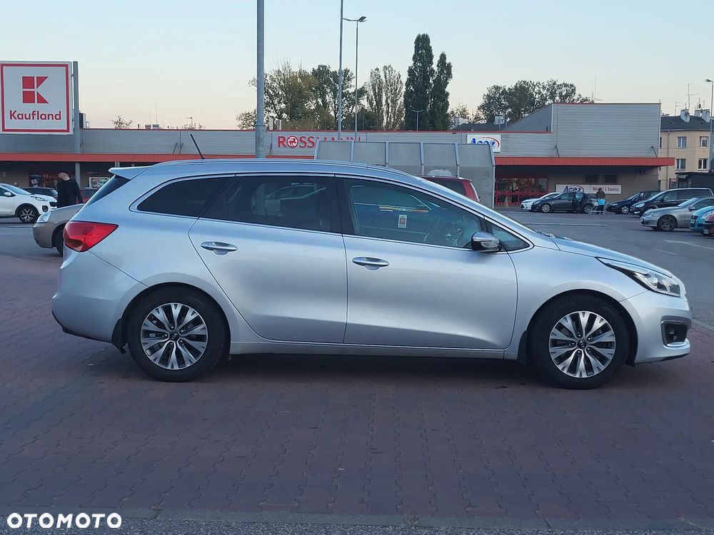 Kia Ceed Cee'd 1.6 CRDi L Business Line - 4