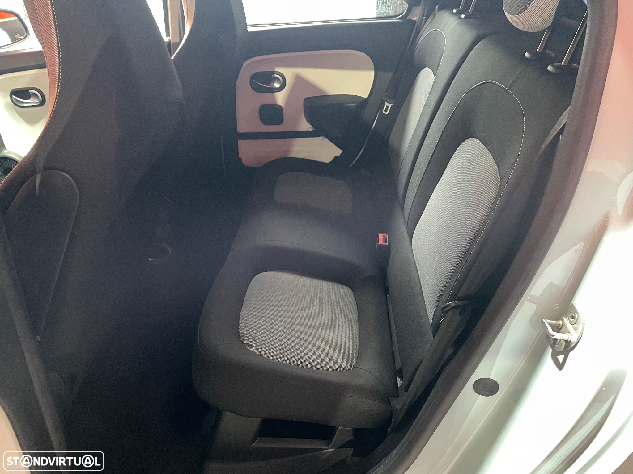 Renault Twingo E-Tech. 22 Techno - 16