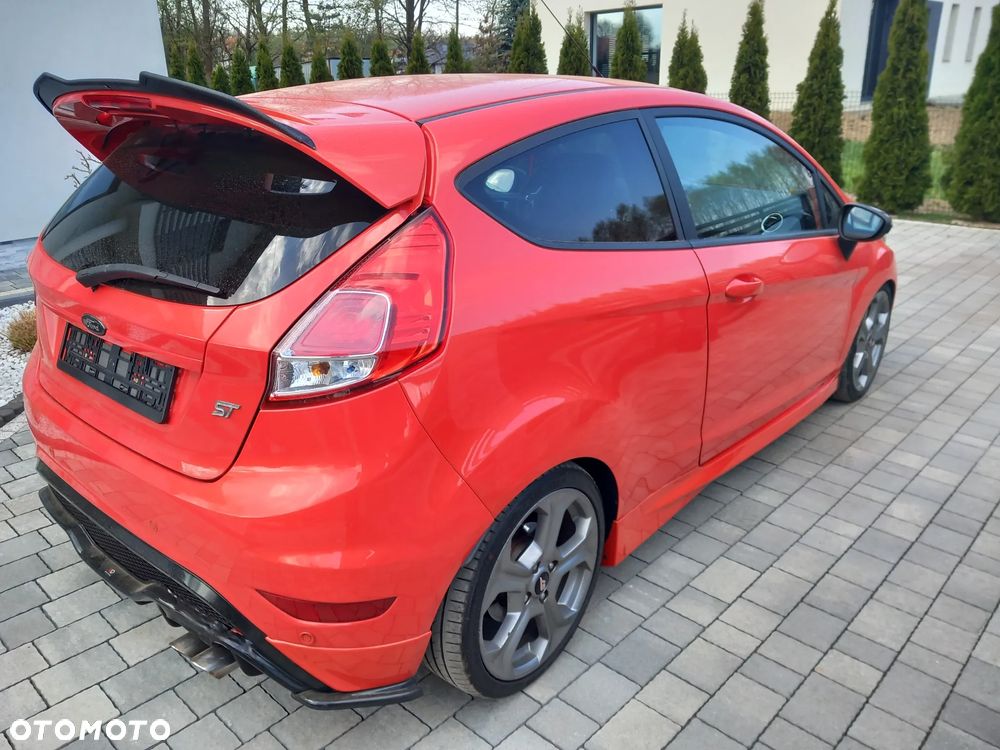 Ford Fiesta 1.6 EcoBoost ST - 10