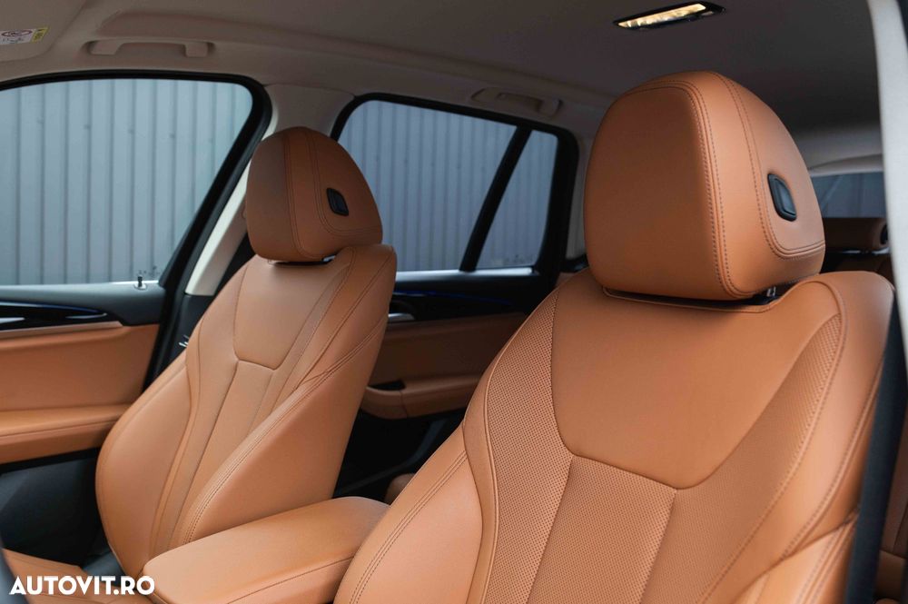 BMW X3 xDrive20d AT Luxury Line - 24