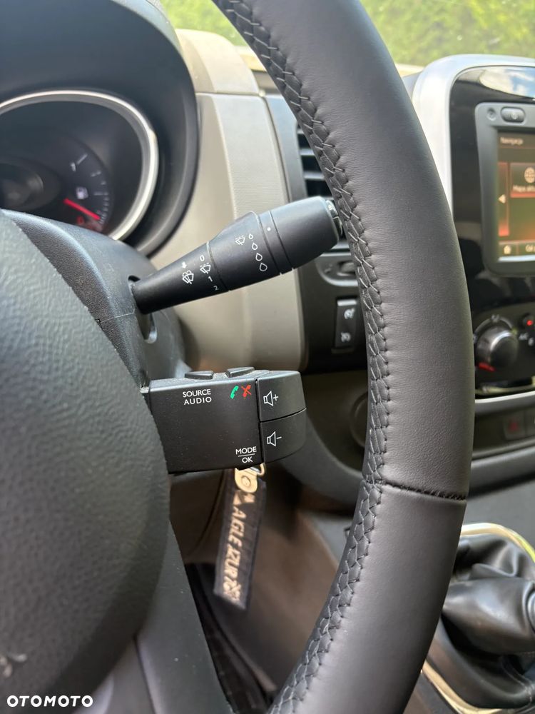 Renault Trafic - 16