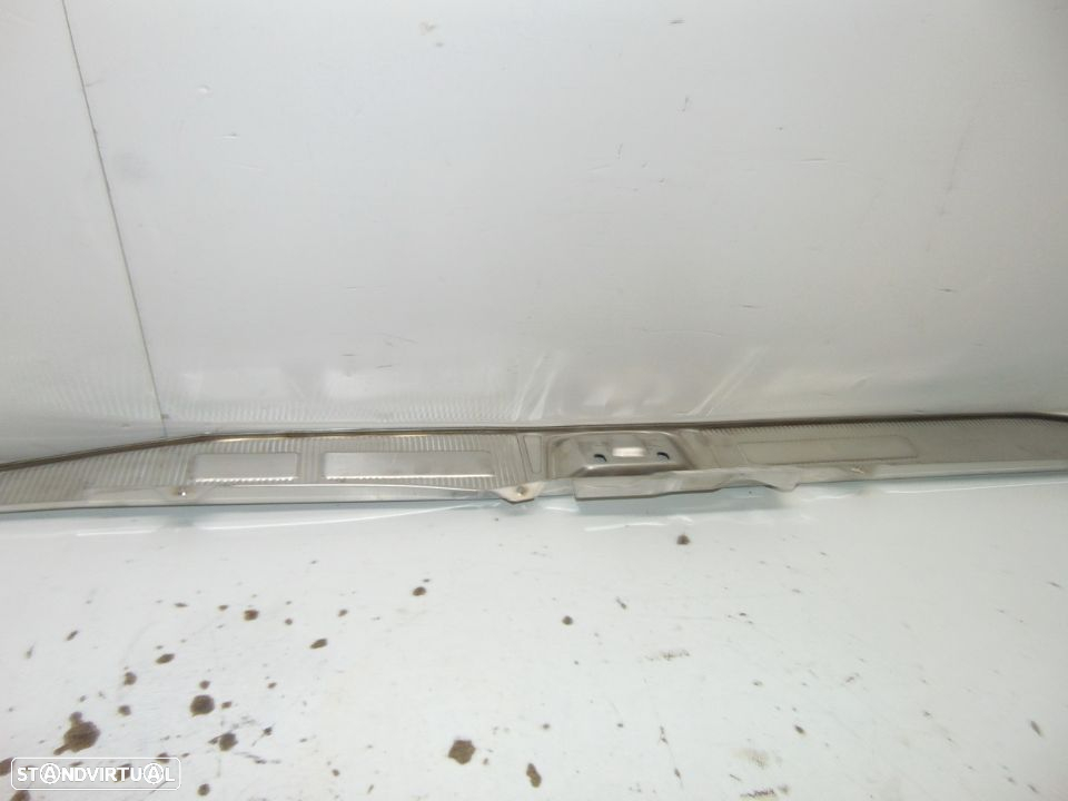 Mercedes w124 friso da mala em aço inox e pousa pes - 5