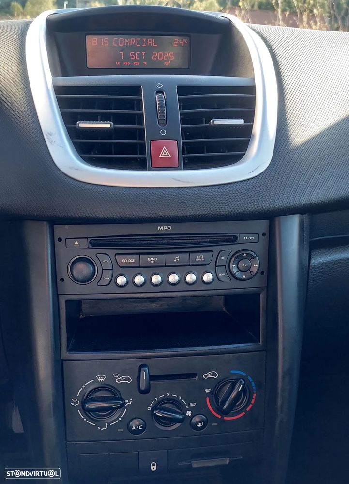 Peugeot 207 1.4 16V Open - 19