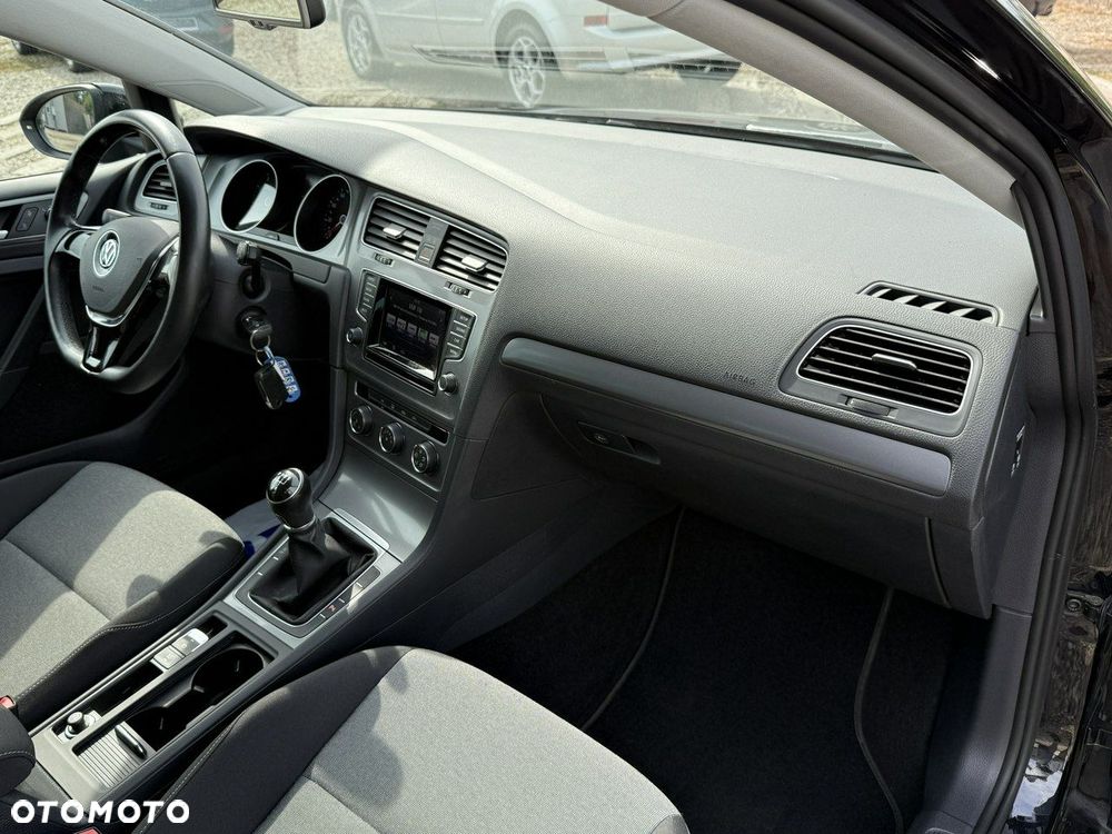 Volkswagen Golf - 29