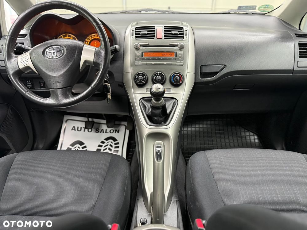 Toyota Auris 1.6 VVT-i Executive - 25