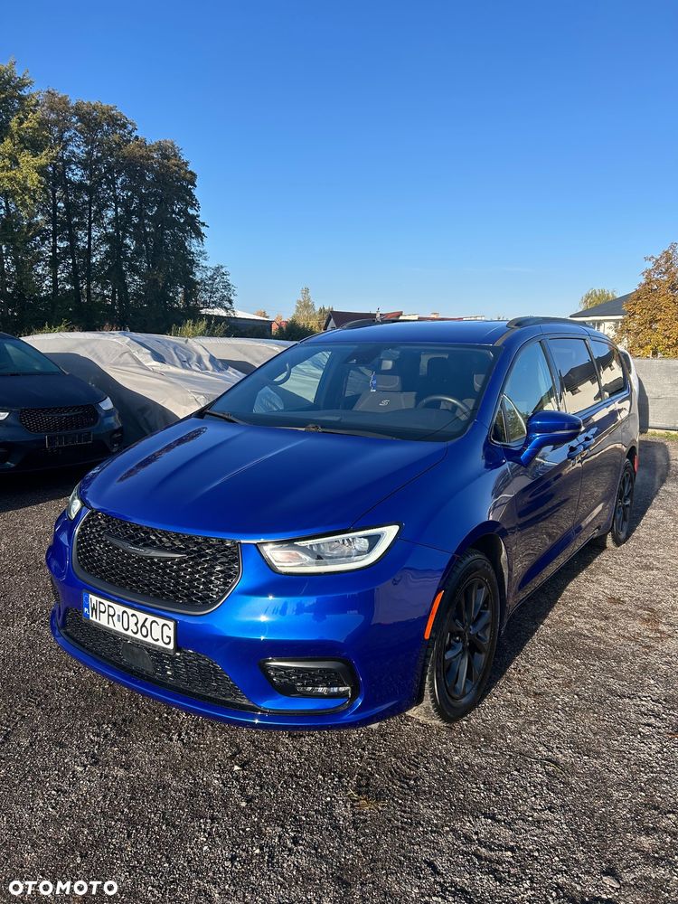 Chrysler Pacifica - 16